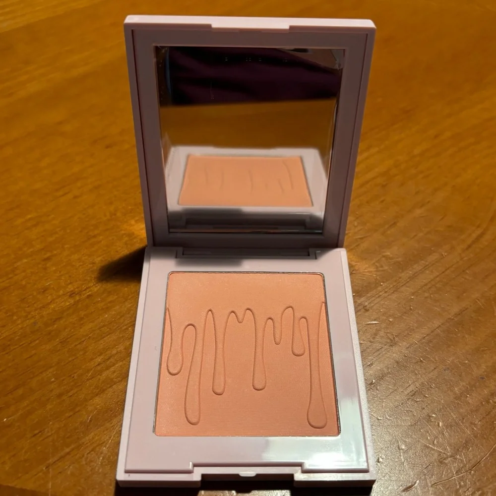 Kylie Jenner Powder Blush Kitten Baby
